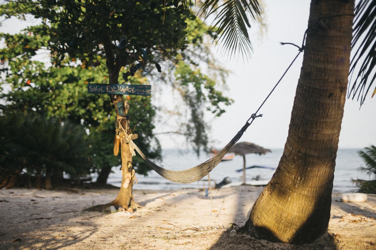 The Last Point Hostel Koh Ta Kiev Exteriör bild