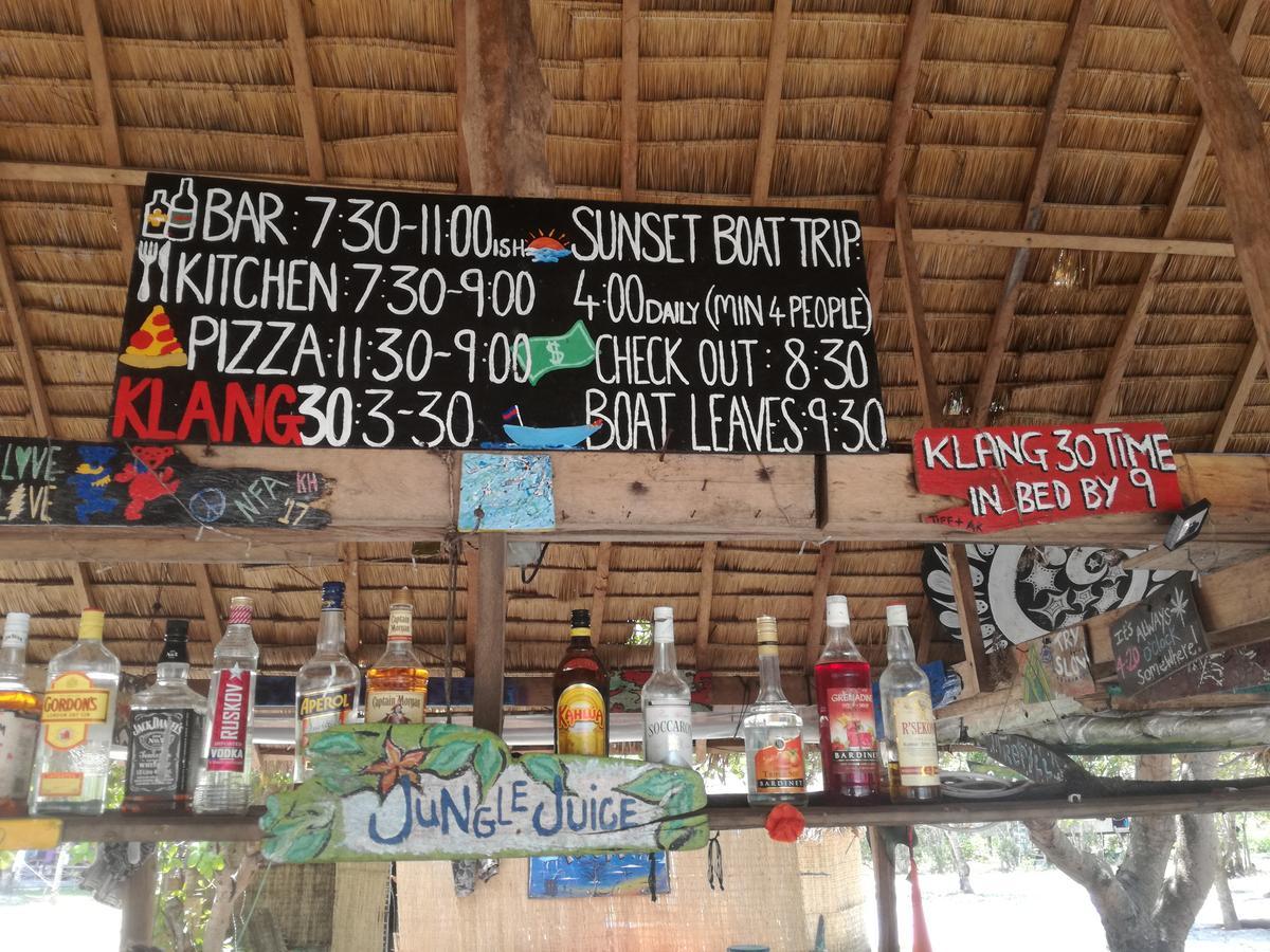 The Last Point Hostel Koh Ta Kiev Exteriör bild