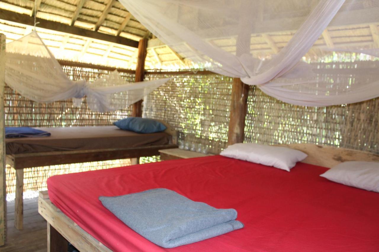 The Last Point Hostel Koh Ta Kiev Exteriör bild