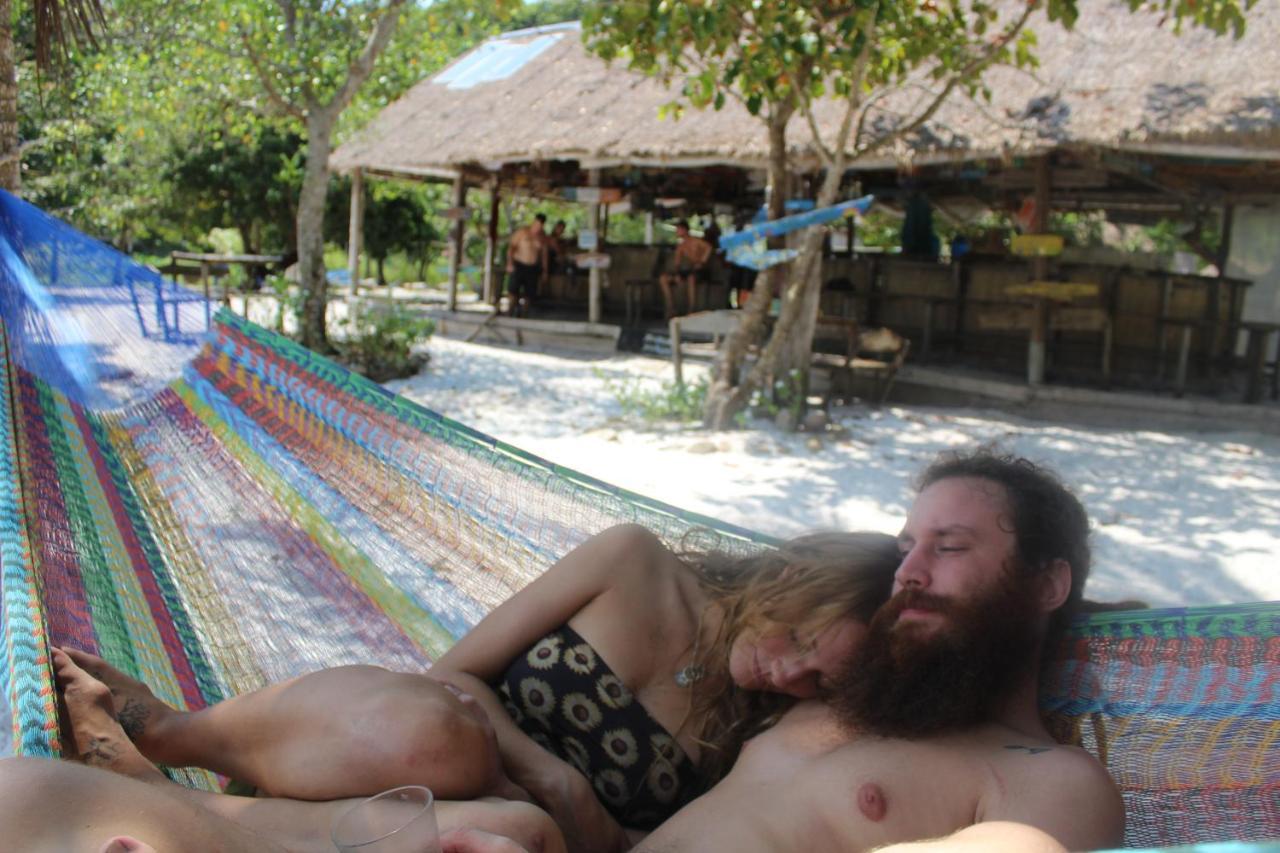The Last Point Hostel Koh Ta Kiev Exteriör bild